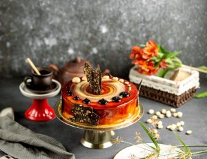 Decorate a Cake in 5 Easy Steps